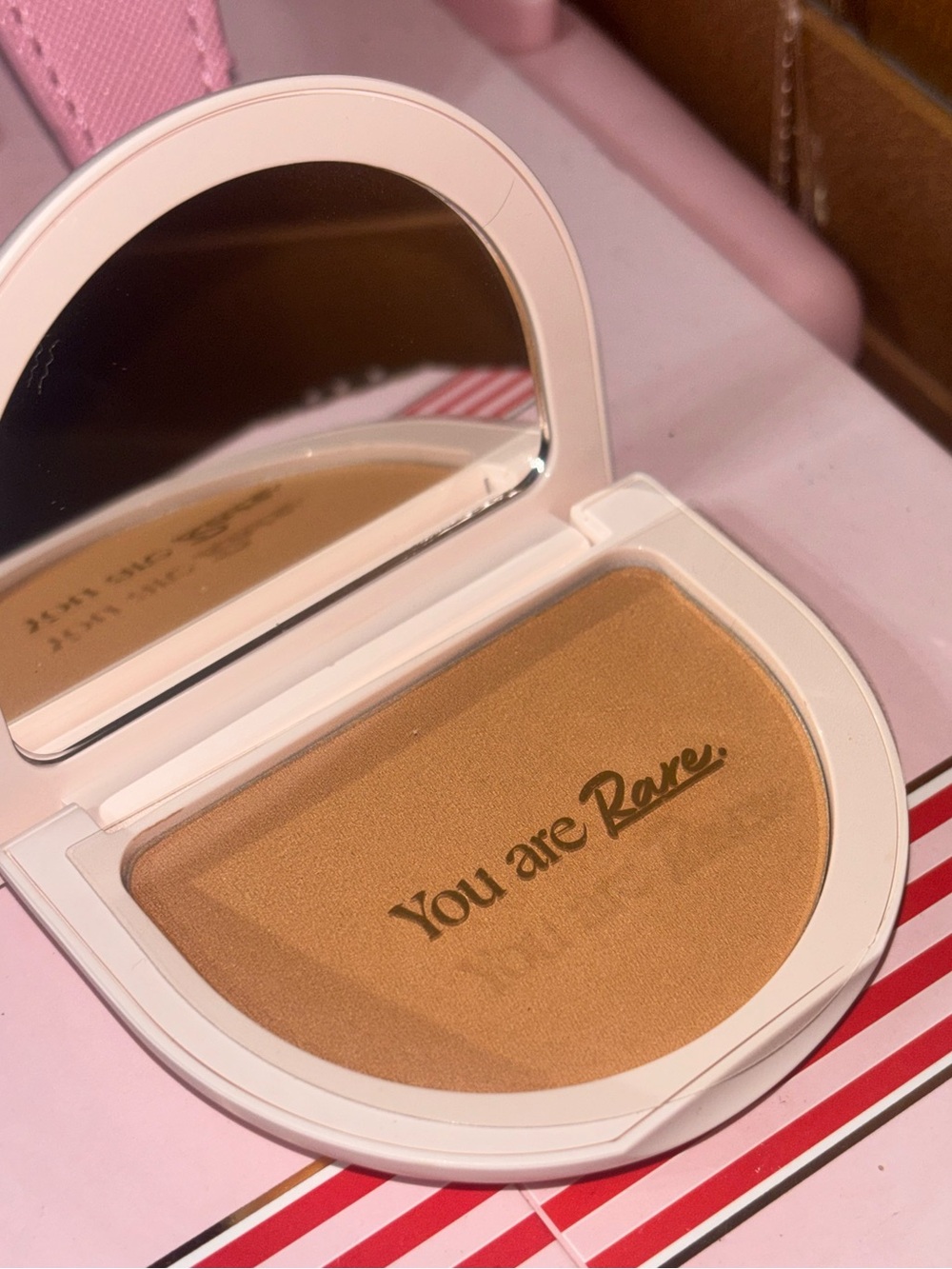 Rare Beauty True to Myself Tinted Pressed Finishing Powder